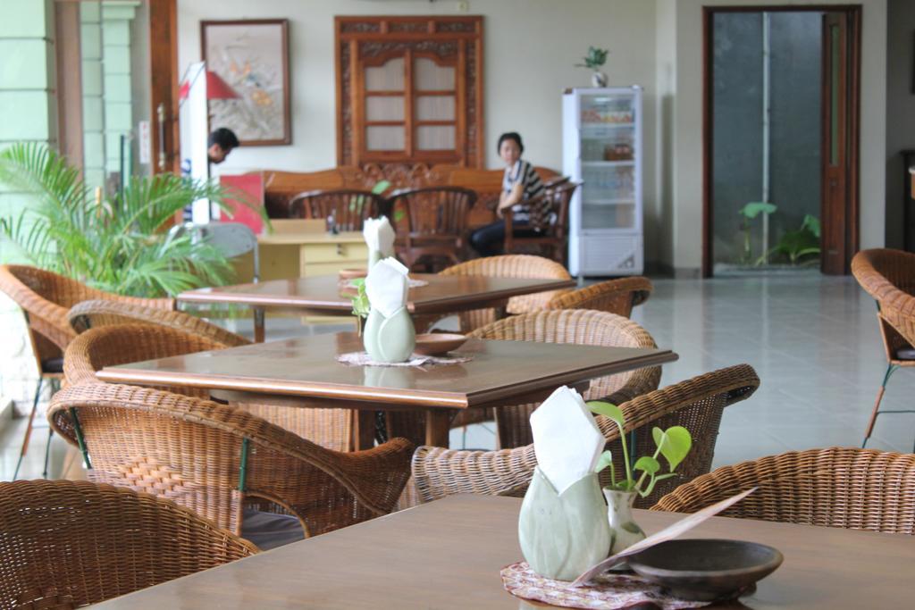 Hotel Winotosastro Garden Yogyakarta Exterior foto