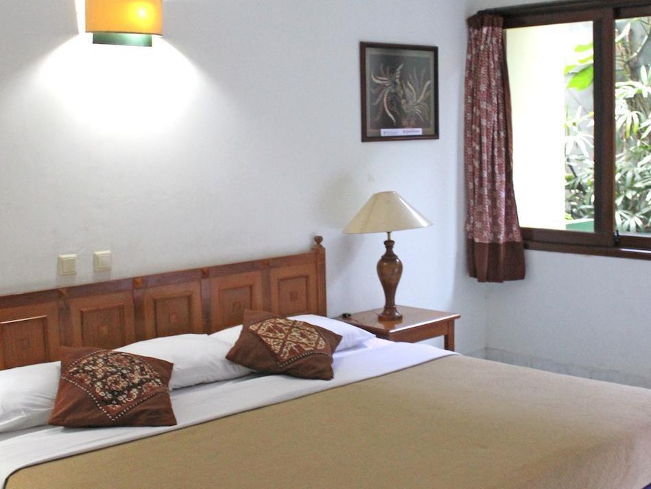 Hotel Winotosastro Garden Yogyakarta Exterior foto