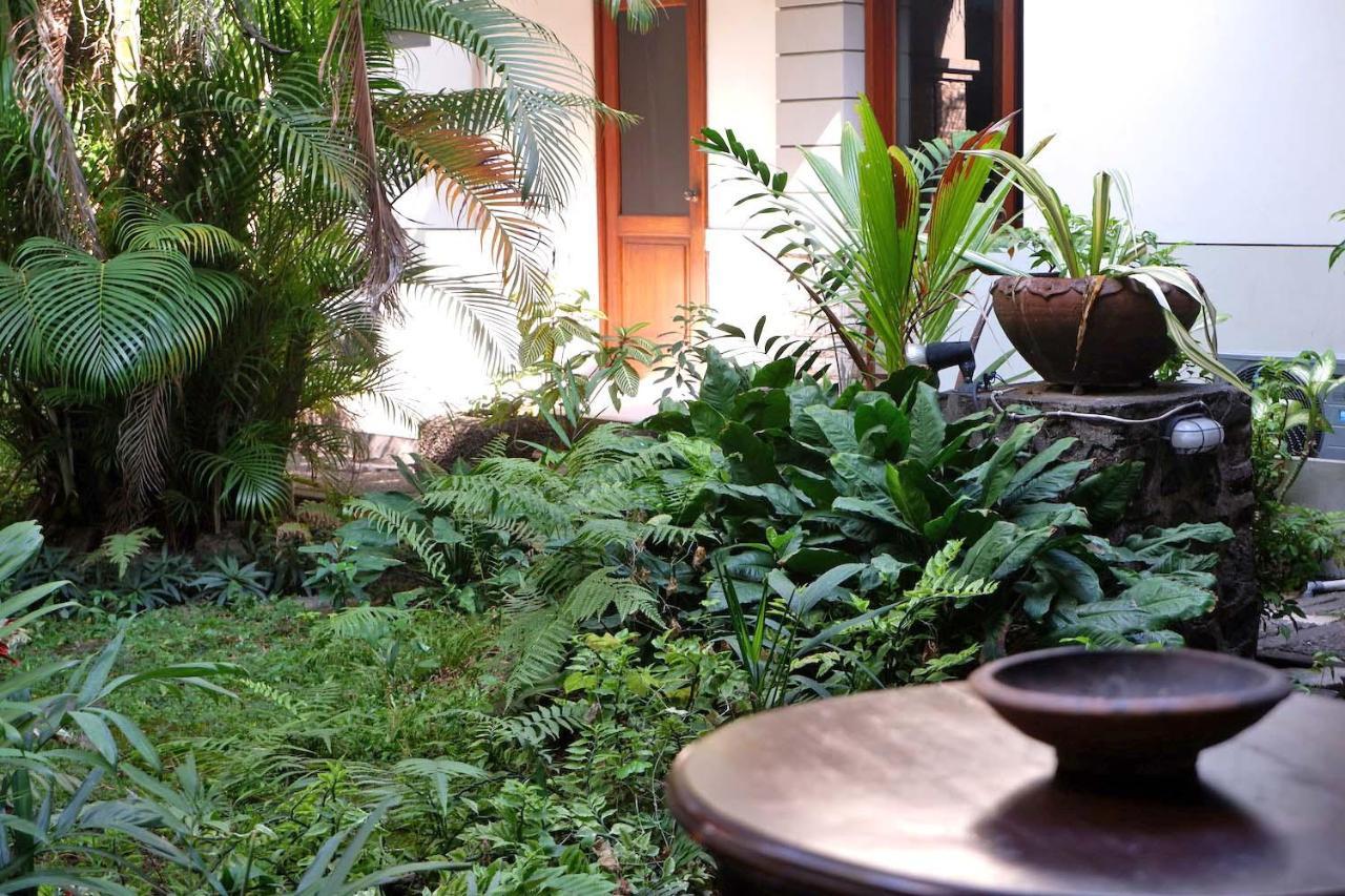 Hotel Winotosastro Garden Yogyakarta Exterior foto